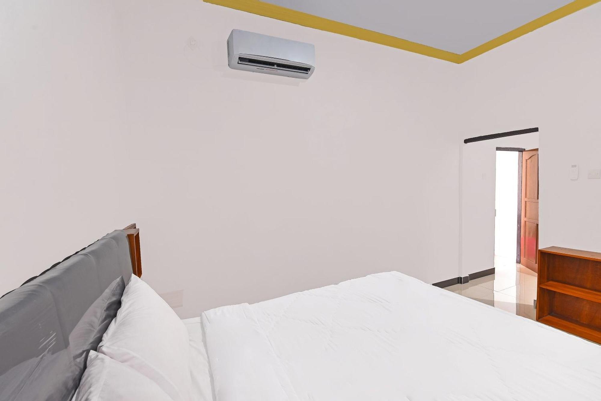 Oyo 91192 Homestay Antara Гіліманюк Екстер'єр фото