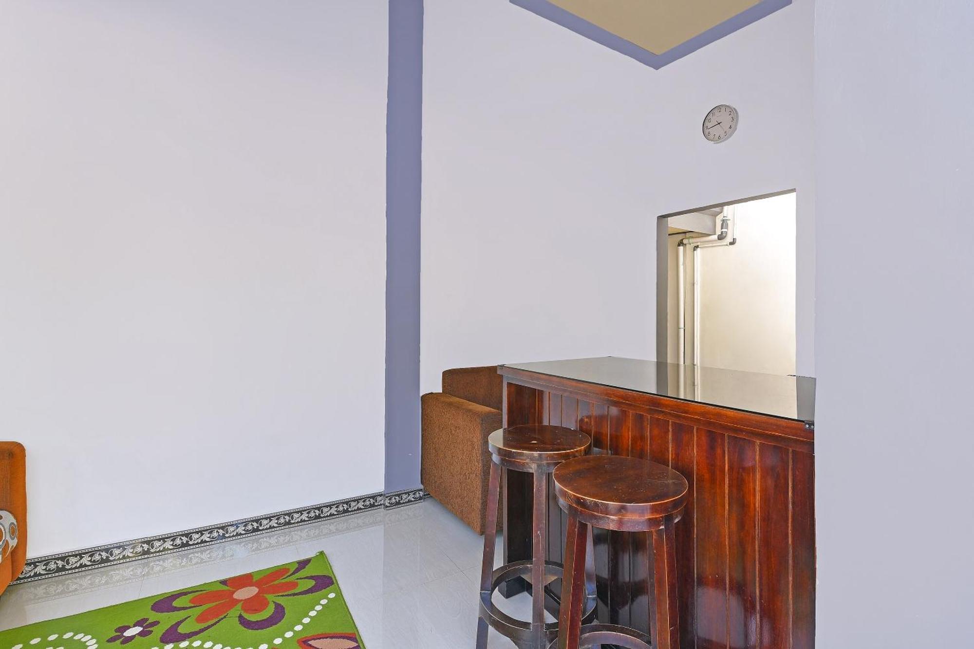 Oyo 91192 Homestay Antara Гіліманюк Екстер'єр фото