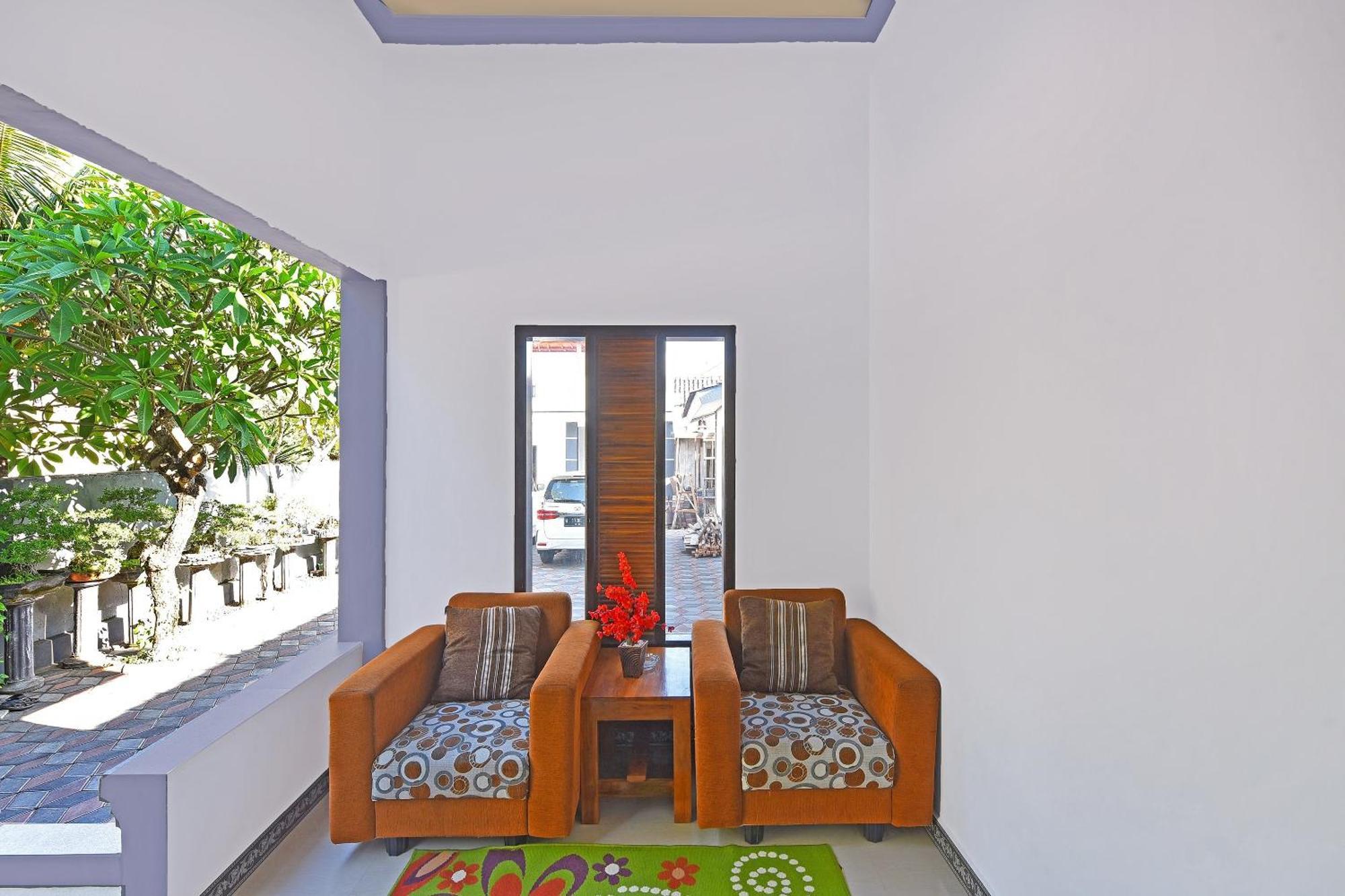 Oyo 91192 Homestay Antara Гіліманюк Екстер'єр фото